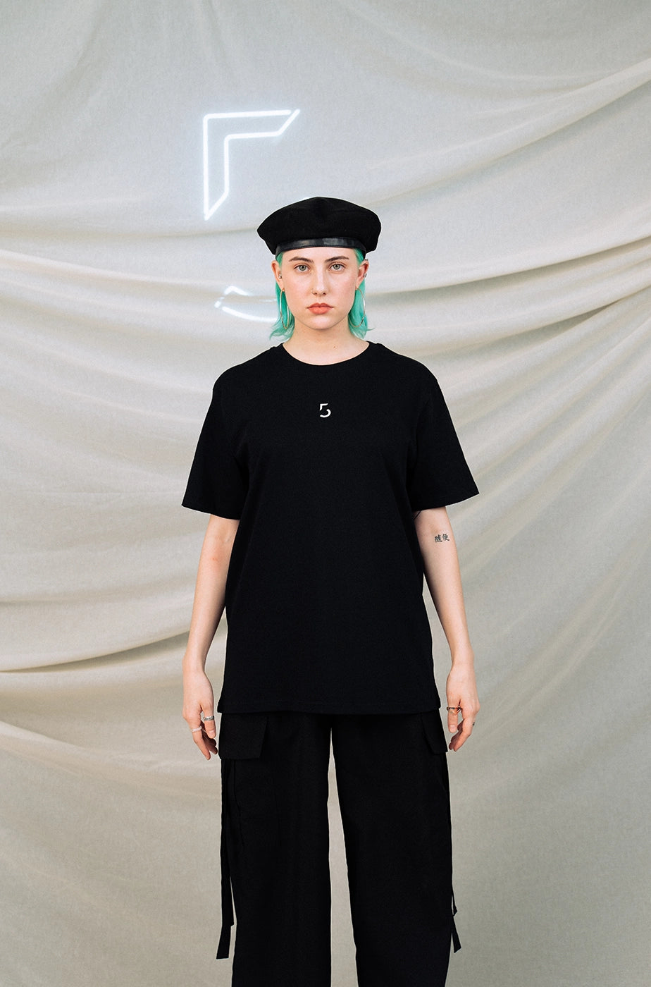 T-SHIRT „ROOFTOP“ - black