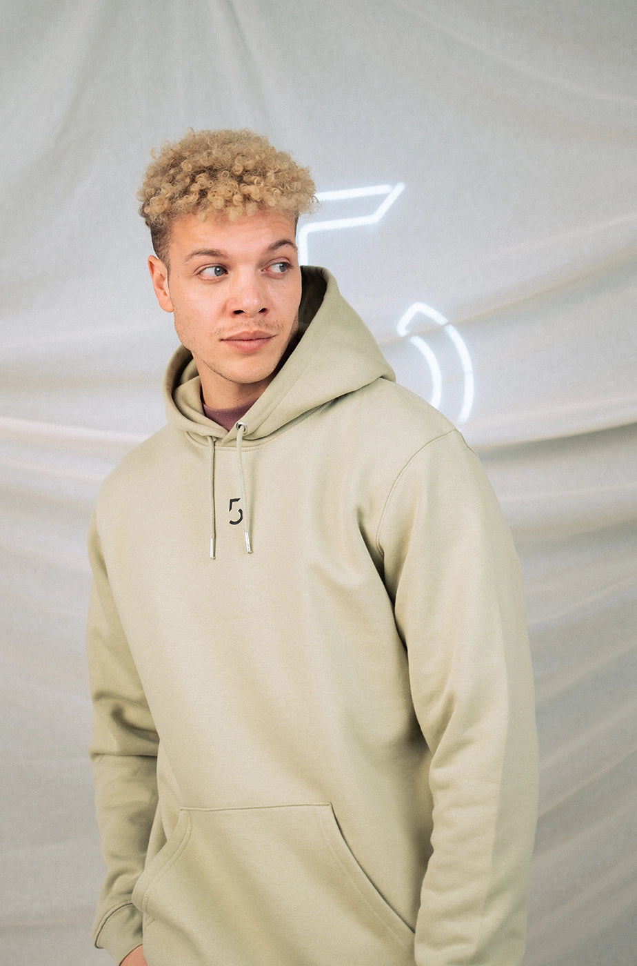 HOODIE „STREET LIGHT“ - sage