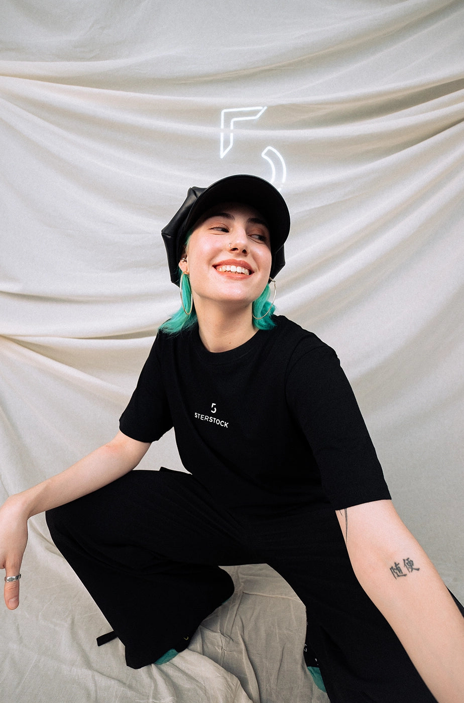 T-SHIRT „LOGO“ - black
